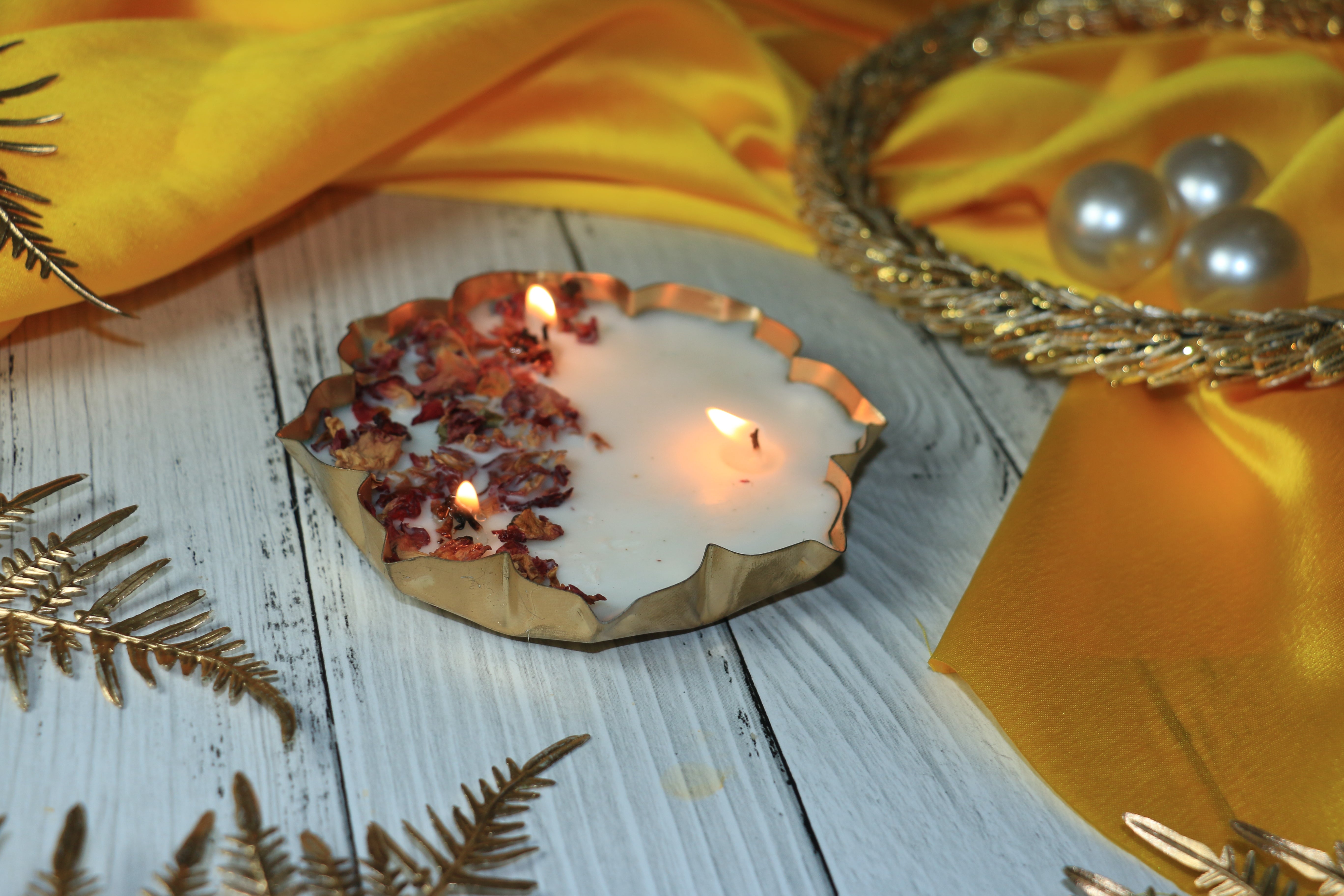 Lotus Urli Candle – Gajra Fragrance | Elegant Floral Décor & Aroma