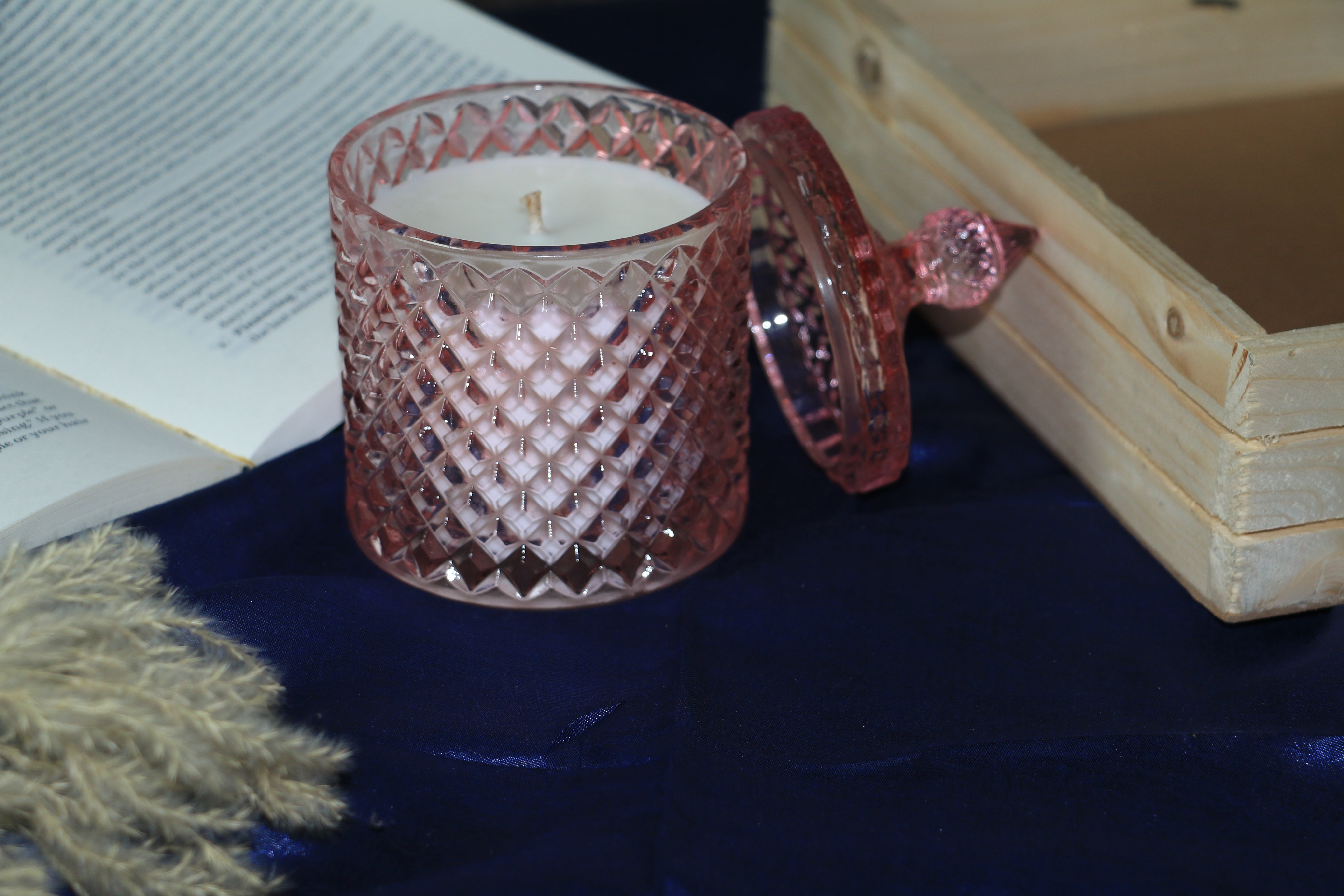 Diamond Cut Jar Candle 200g – Light Pink | Oud Scented | Premium Soy Wax | Luxury Home Décor & Gifting