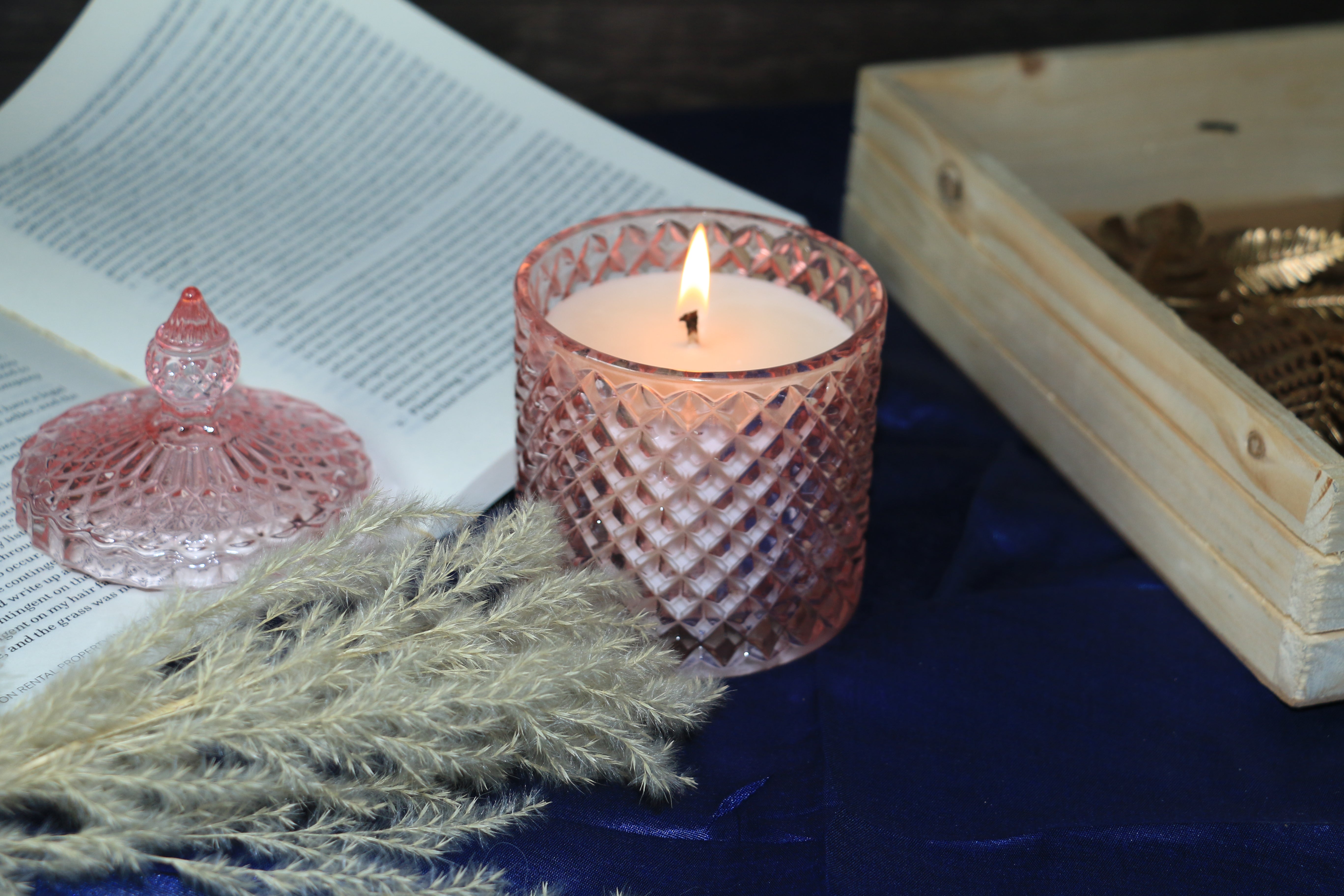 Diamond Cut Jar Candle 200g – Light Pink | Oud Scented | Premium Soy Wax | Luxury Home Décor & Gifting