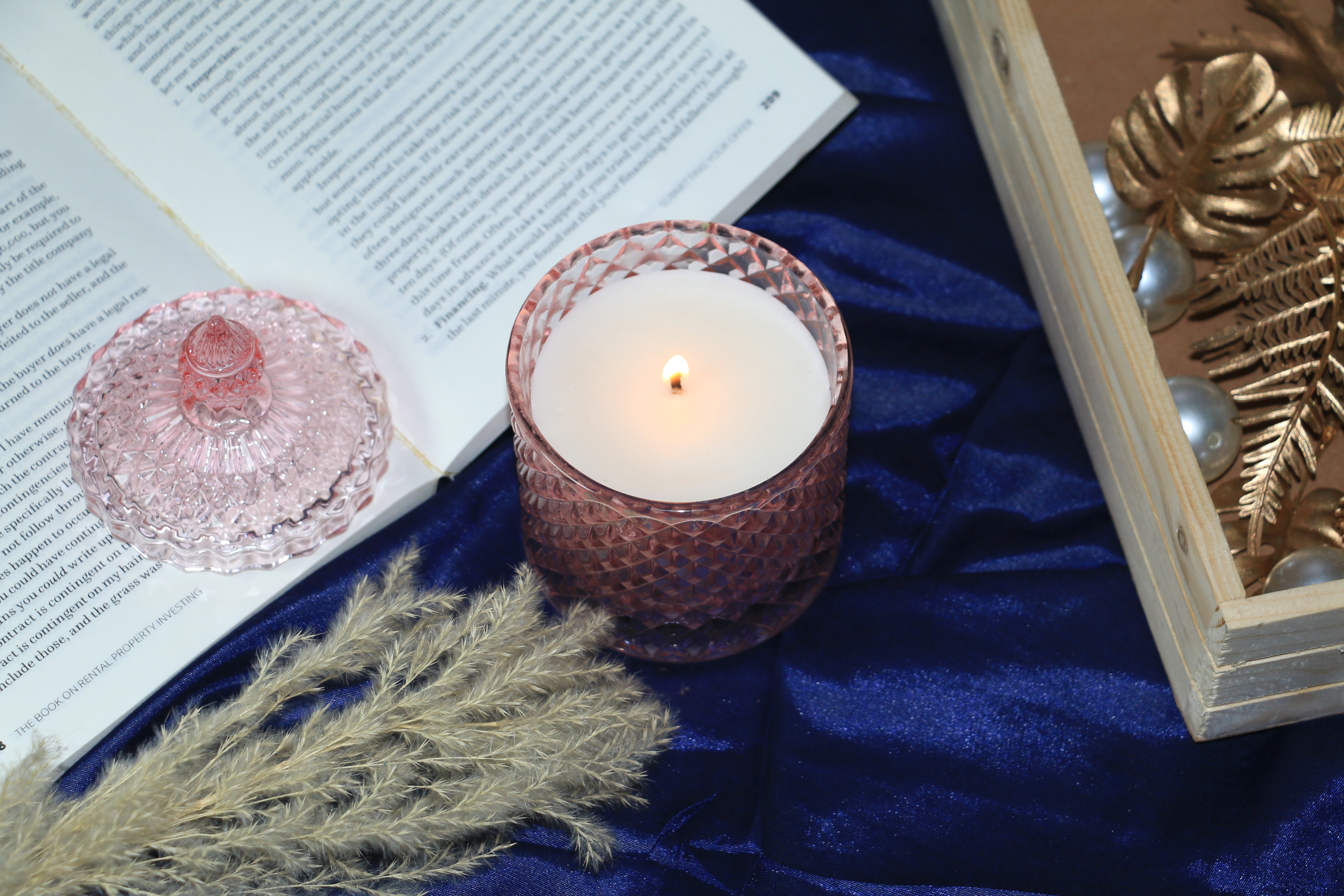 Diamond Cut Jar Candle 200g – Light Pink | Oud Scented | Premium Soy Wax | Luxury Home Décor & Gifting