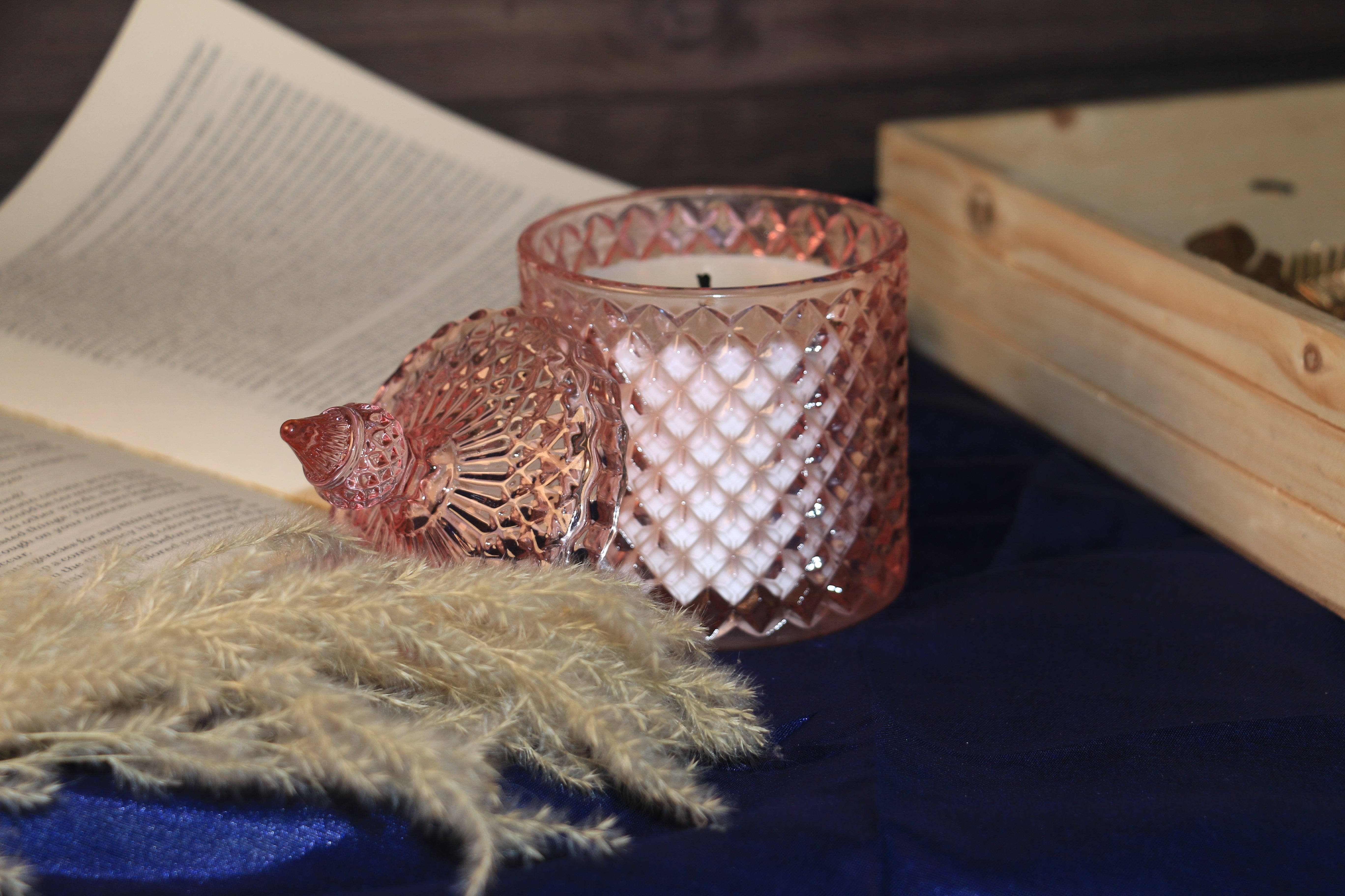 Diamond Cut Jar Candle 200g – Light Pink | Oud Scented | Premium Soy Wax | Luxury Home Décor & Gifting
