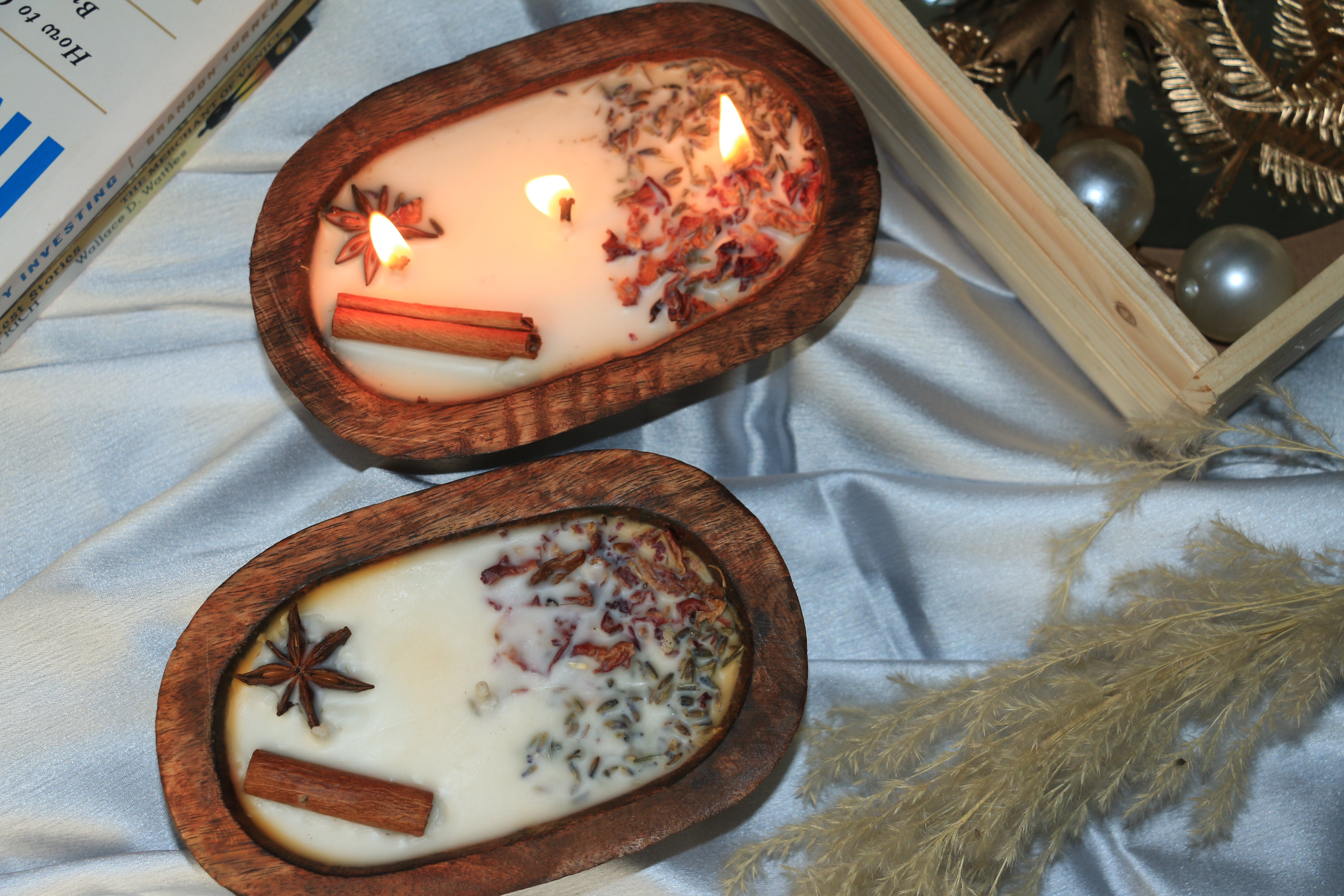 Handcrafted Wooden Boat Candle – Vanilla & Cinnamon Fragrance – Star Anise, Cinnamon & Dried Flowers – Premium Soy Wax 150g