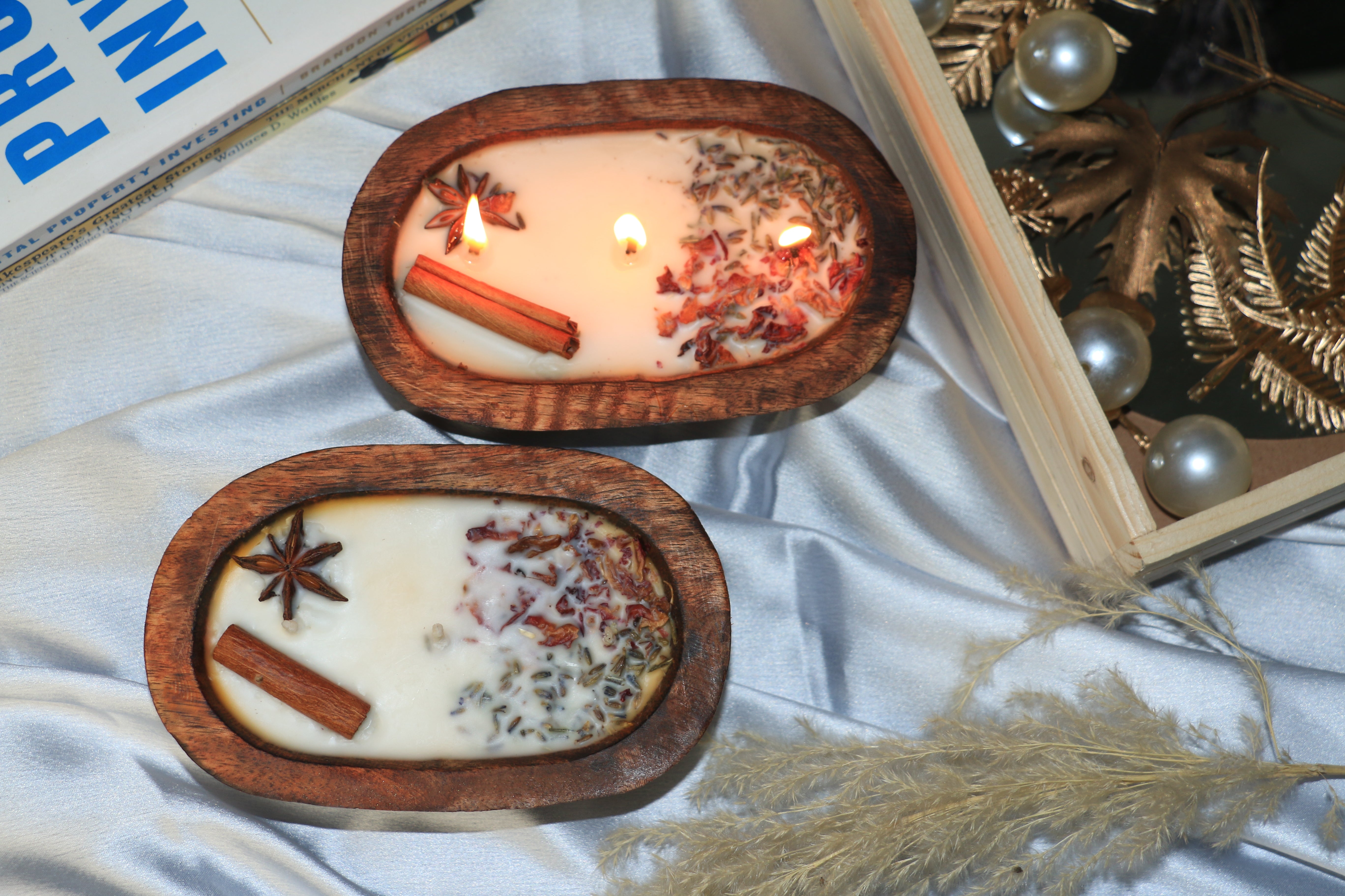 Handcrafted Wooden Boat Candle – Vanilla & Cinnamon Fragrance – Star Anise, Cinnamon & Dried Flowers – Premium Soy Wax 150g