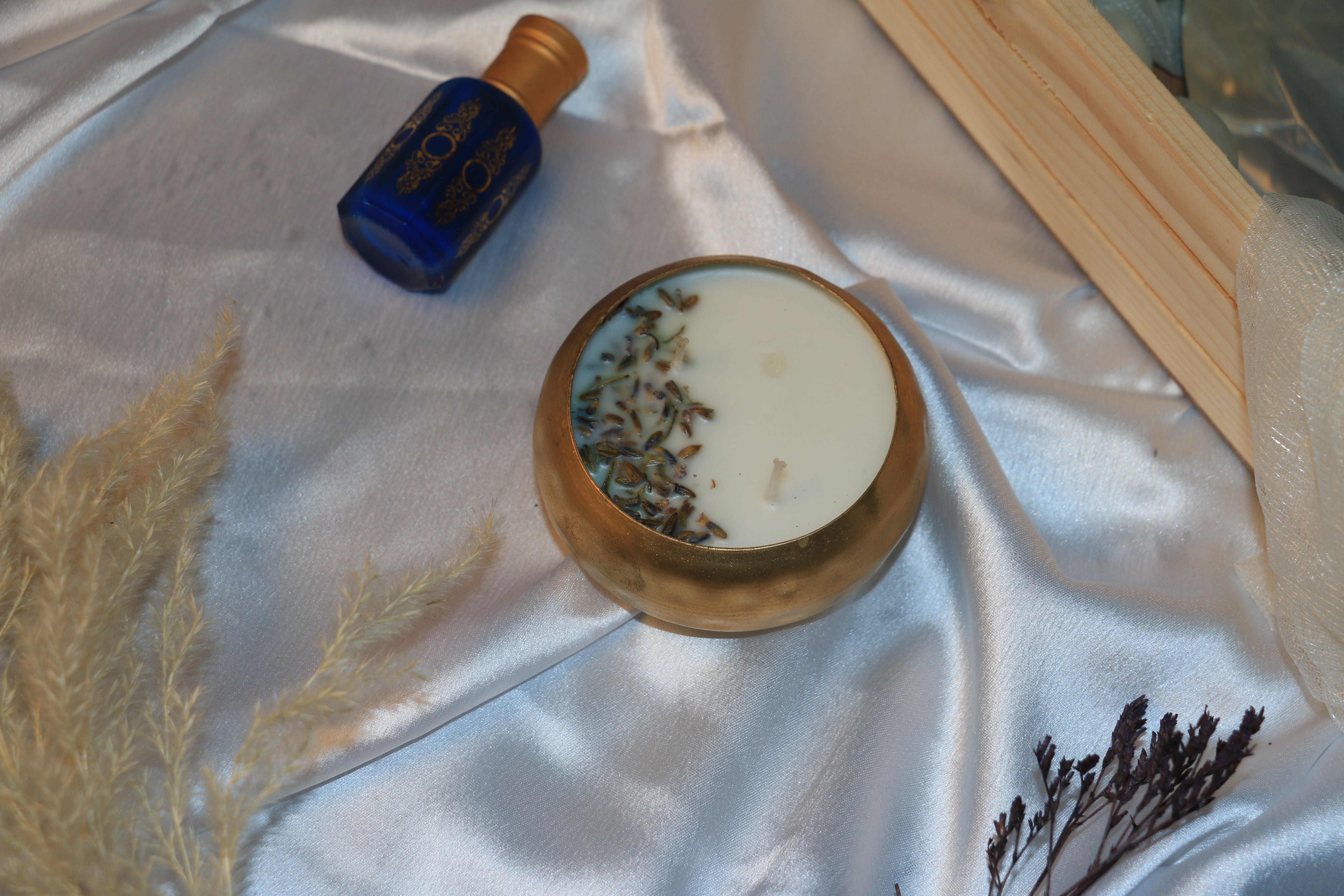 Golden Metal Urli Candle with Dried Flowers French Lavender Scent– Elegant Double Wick Décor