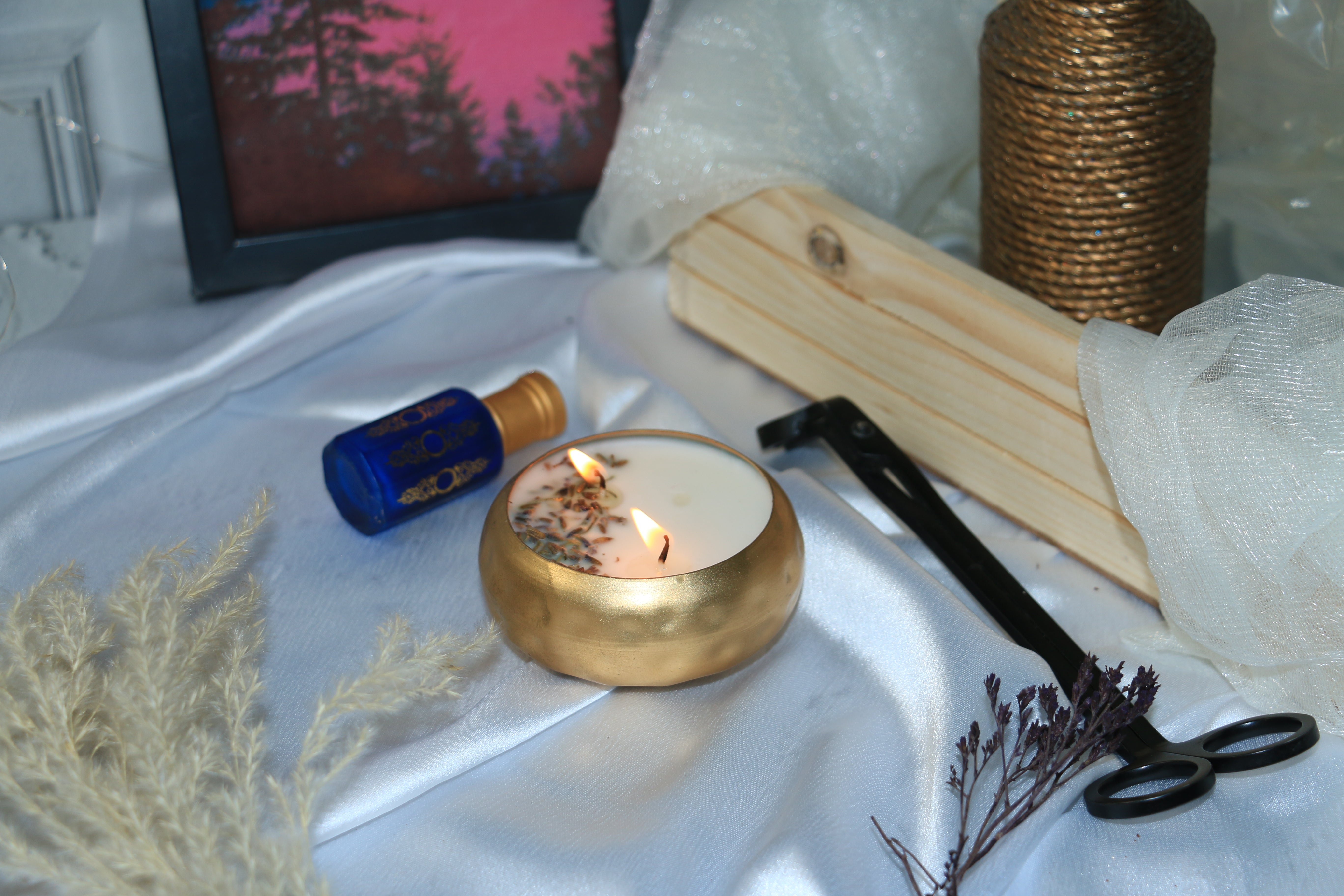 Golden Metal Urli Candle with Dried Flowers French Lavender Scent– Elegant Double Wick Décor