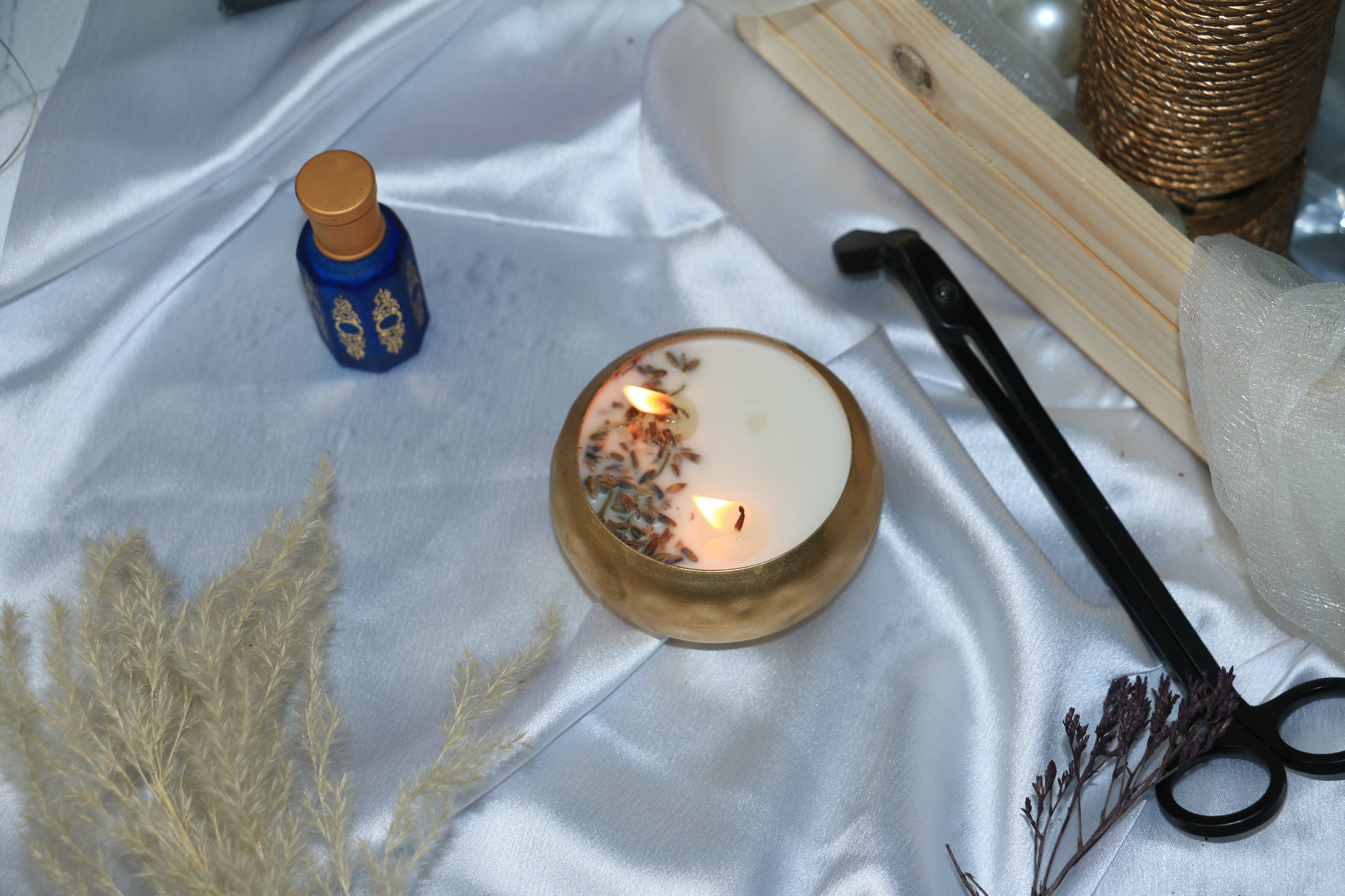 Golden Metal Urli Candle with Dried Flowers French Lavender Scent– Elegant Double Wick Décor