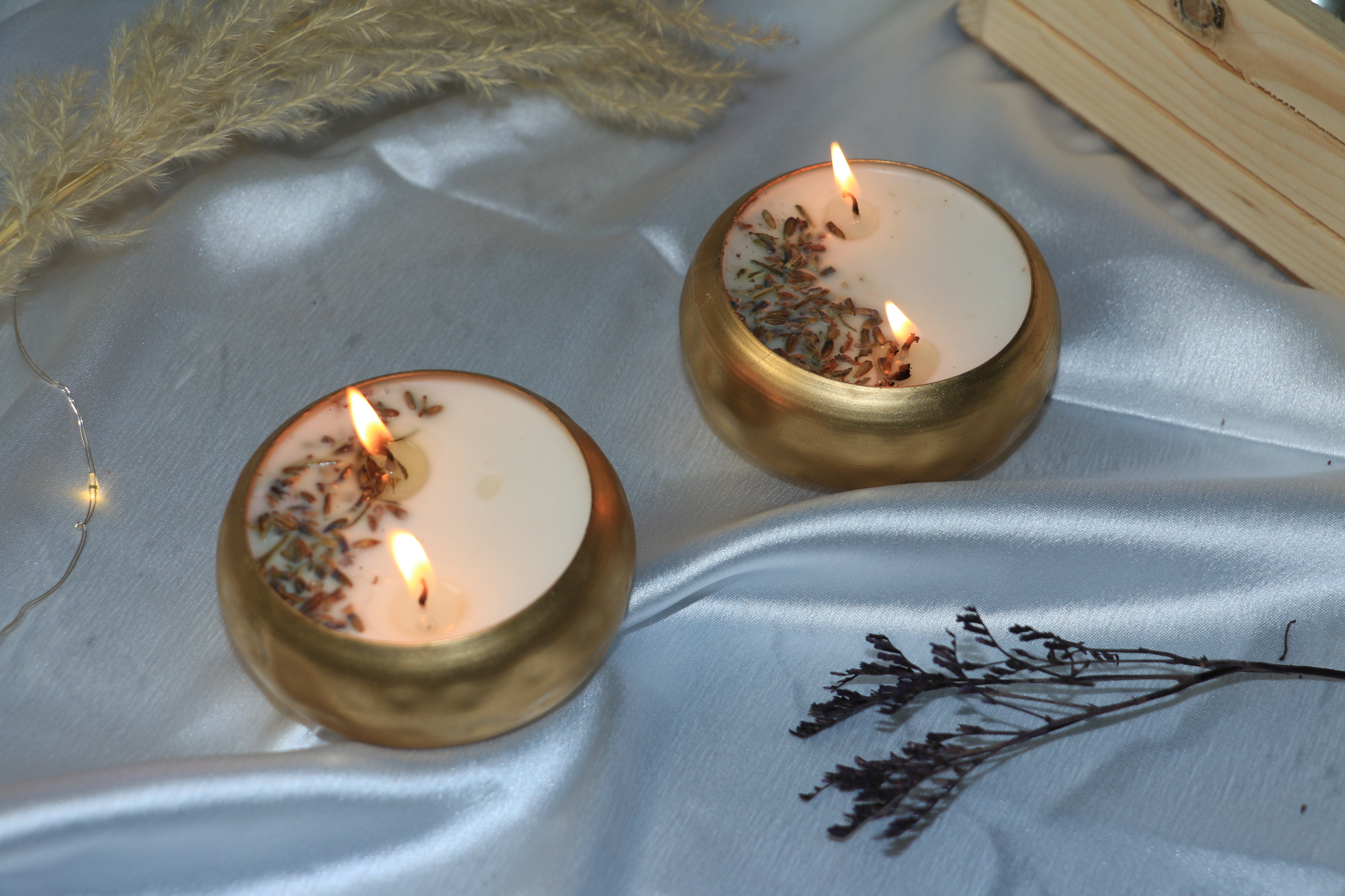 Golden Metal Urli Candle with Dried Flowers French Lavender Scent– Elegant Double Wick Décor