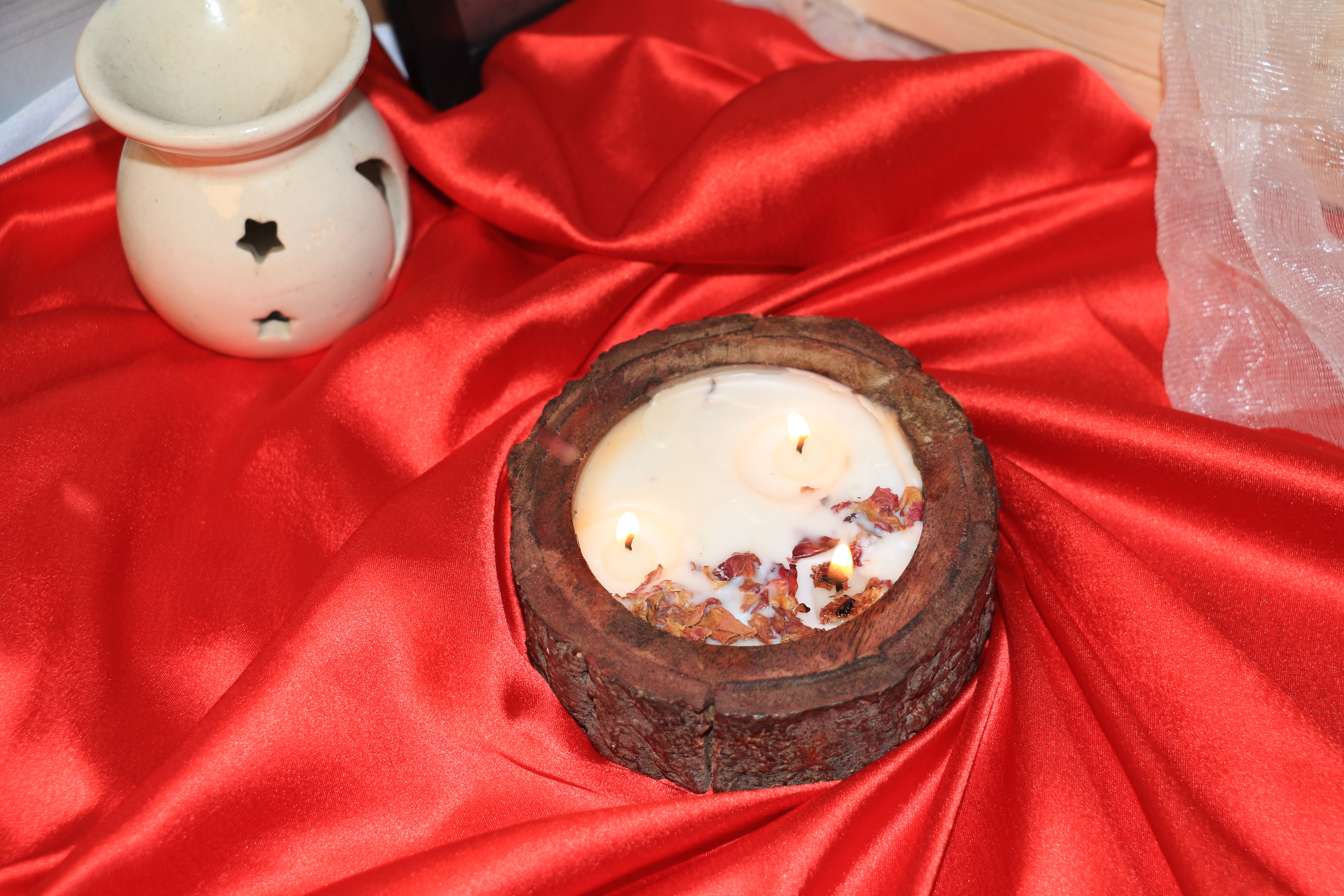 Bark Bliss Candle – Saffron & Rose | Dried Floral Décor