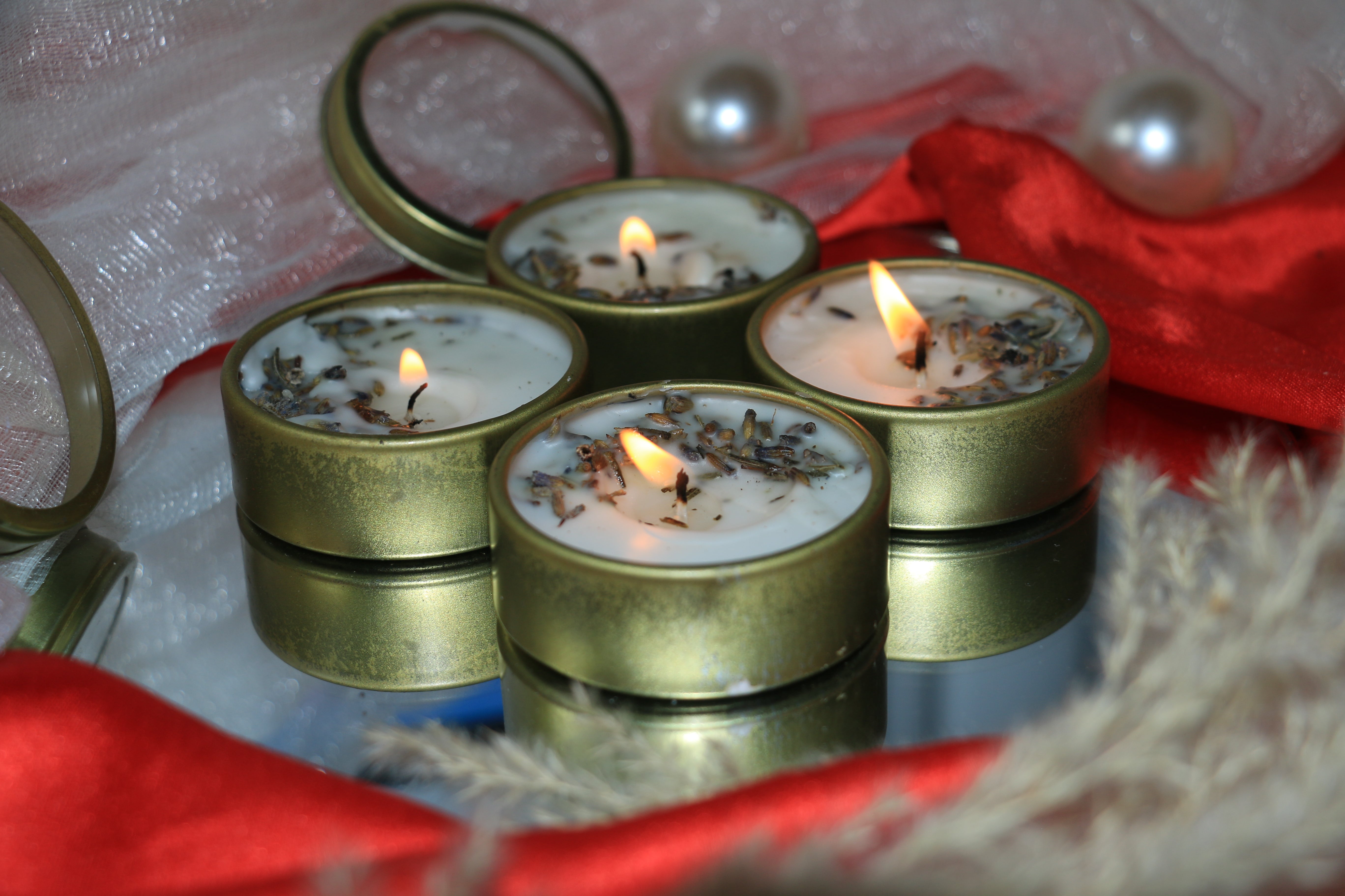 Peek-a-Bloom Tin Candle | 20g each | Oud & Lavender Fragrance – Pack of 4