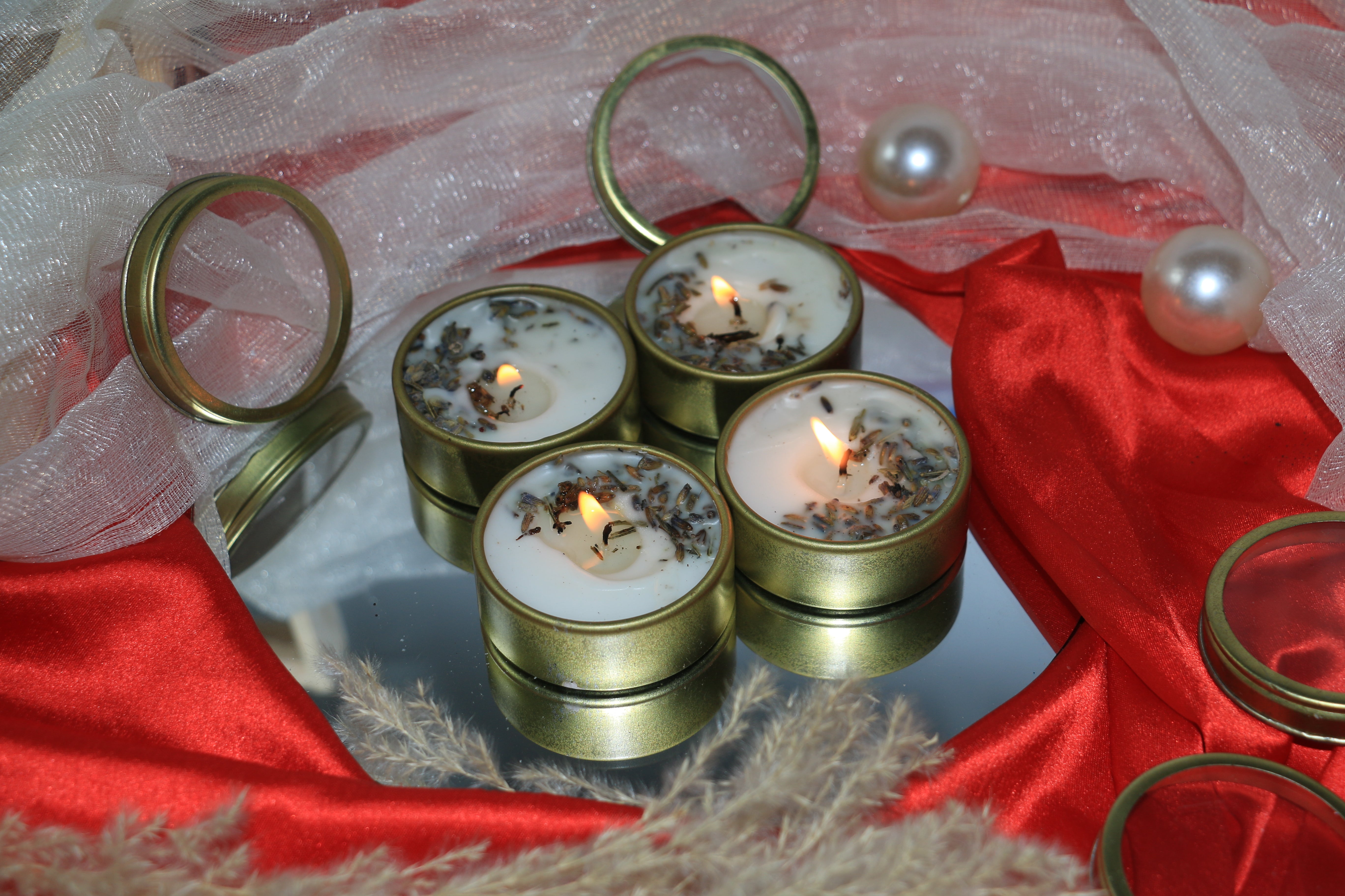 Peek-a-Bloom Tin Candle | 20g each | Oud & Lavender Fragrance – Pack of 4