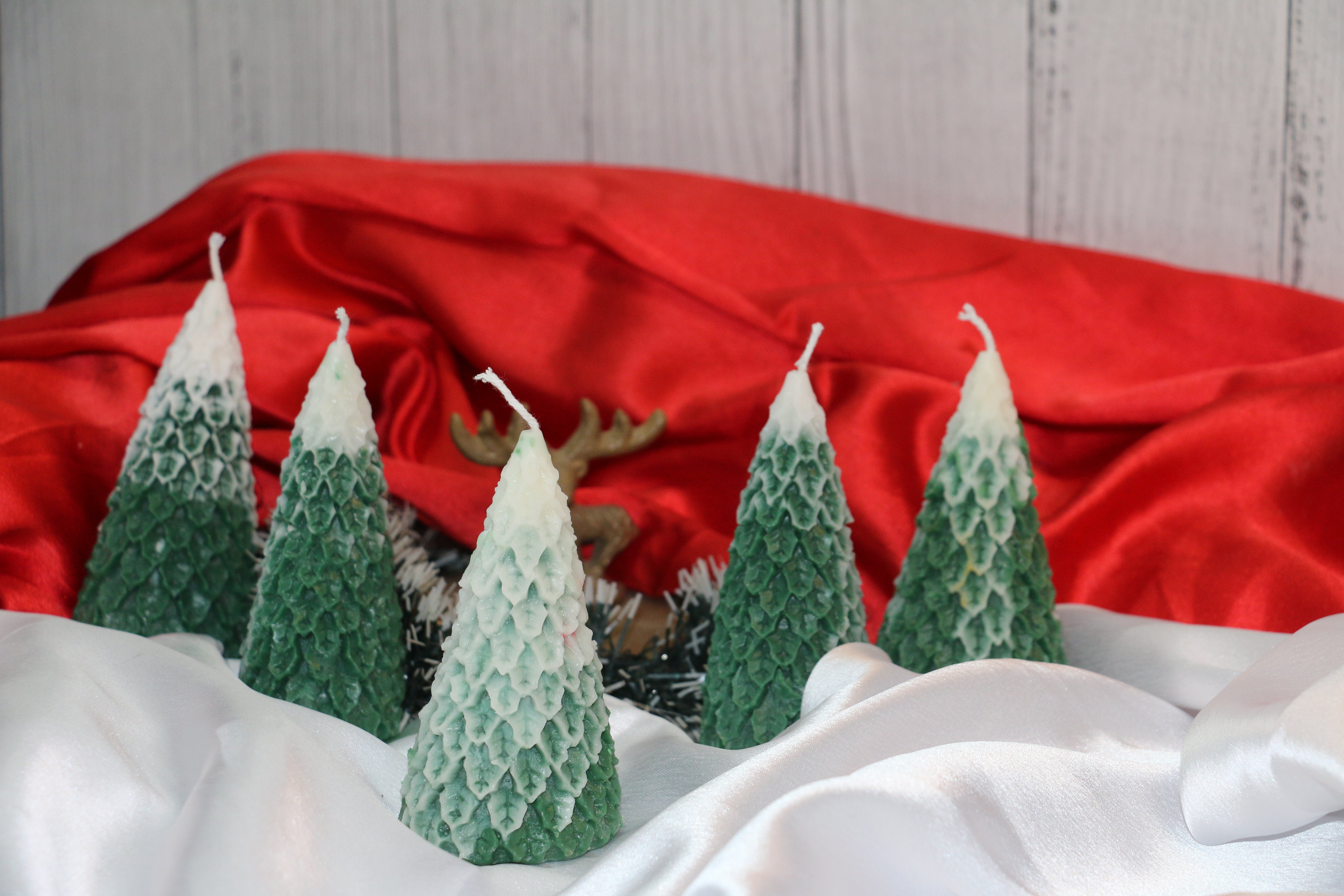 🎄 Christmas Tree Candle 55g – A Festive Glow for Your Holiday Decor