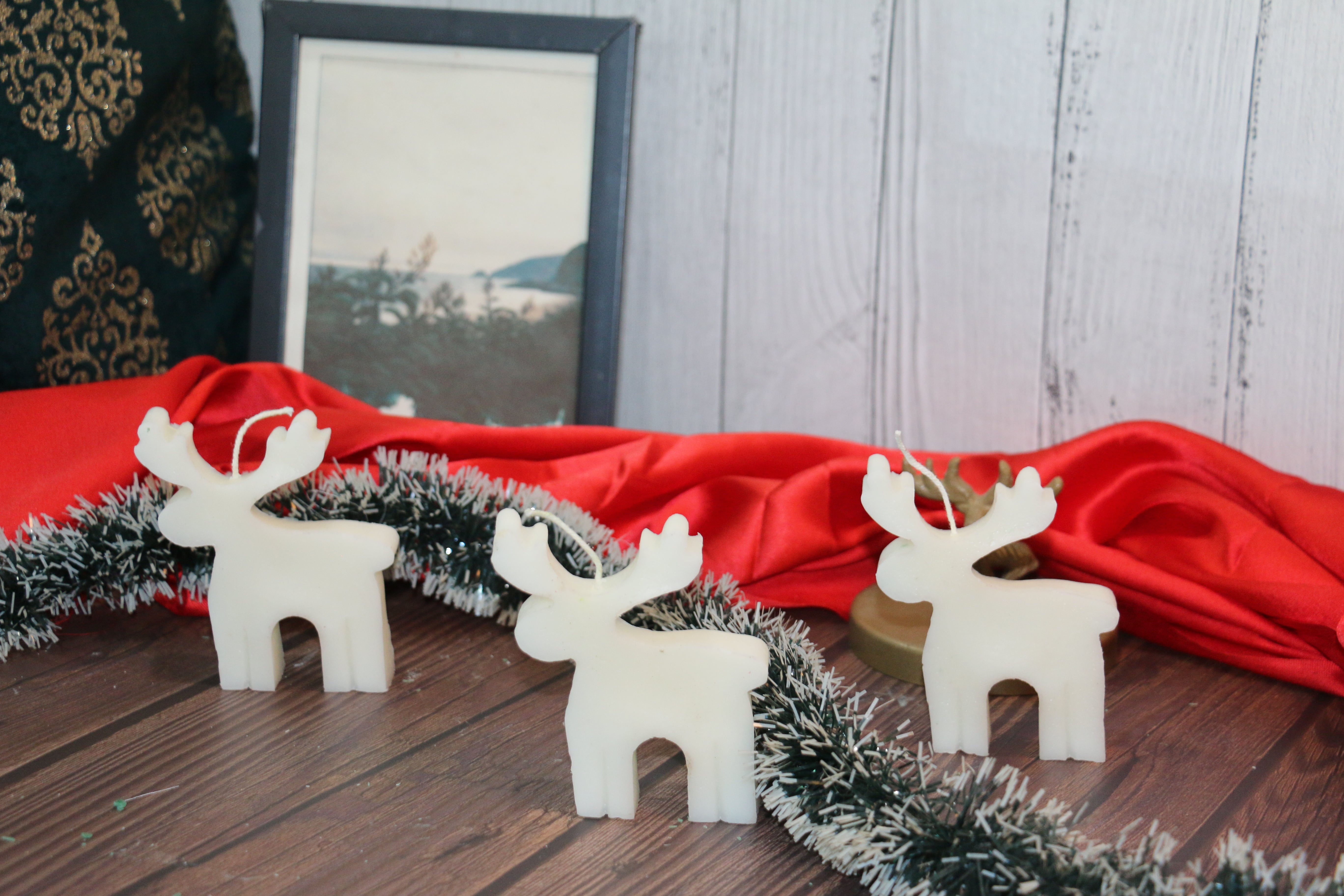 Reindeer Candle – 50g – White Elegance with Christmas Magic