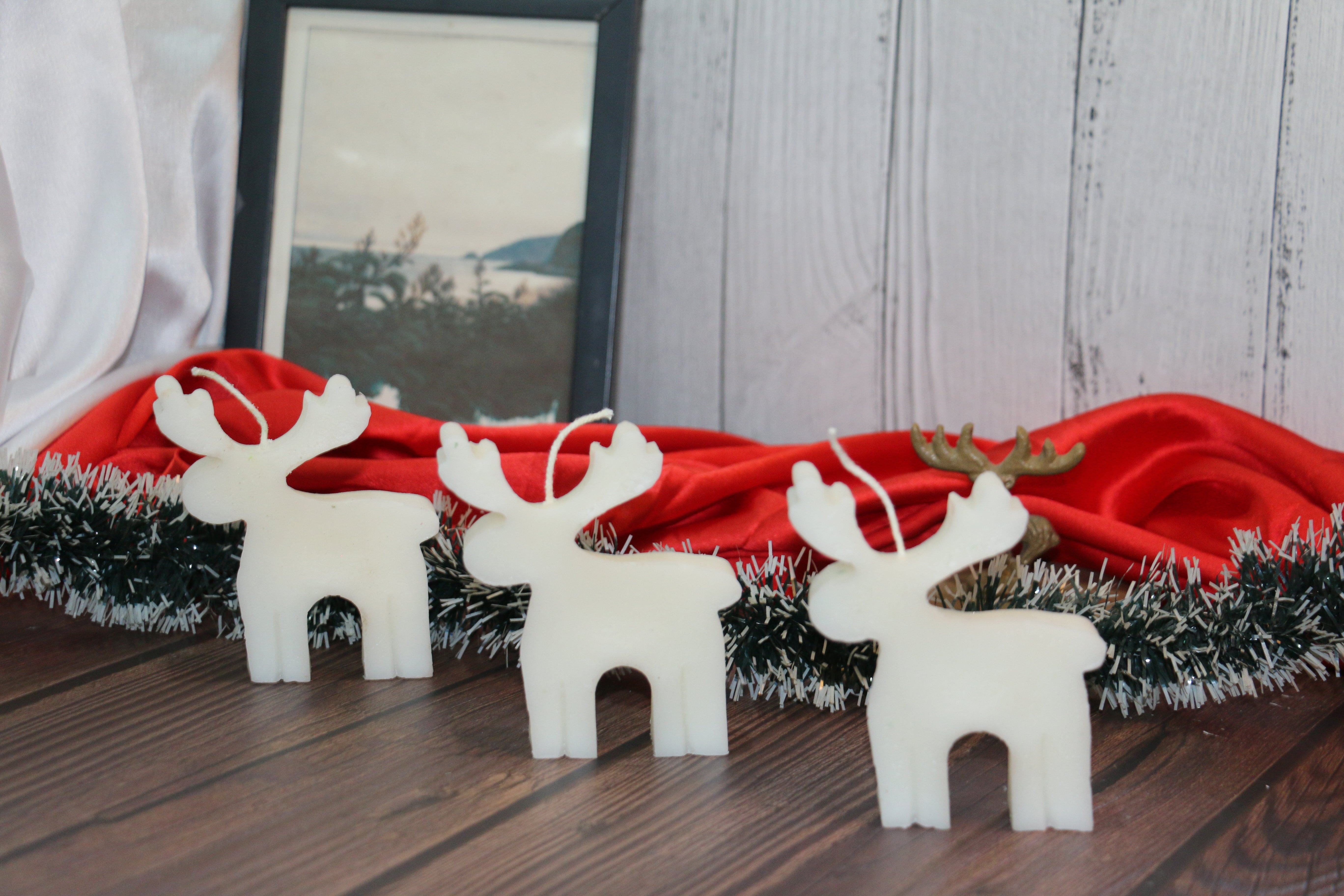 Reindeer Candle – 50g – White Elegance with Christmas Magic