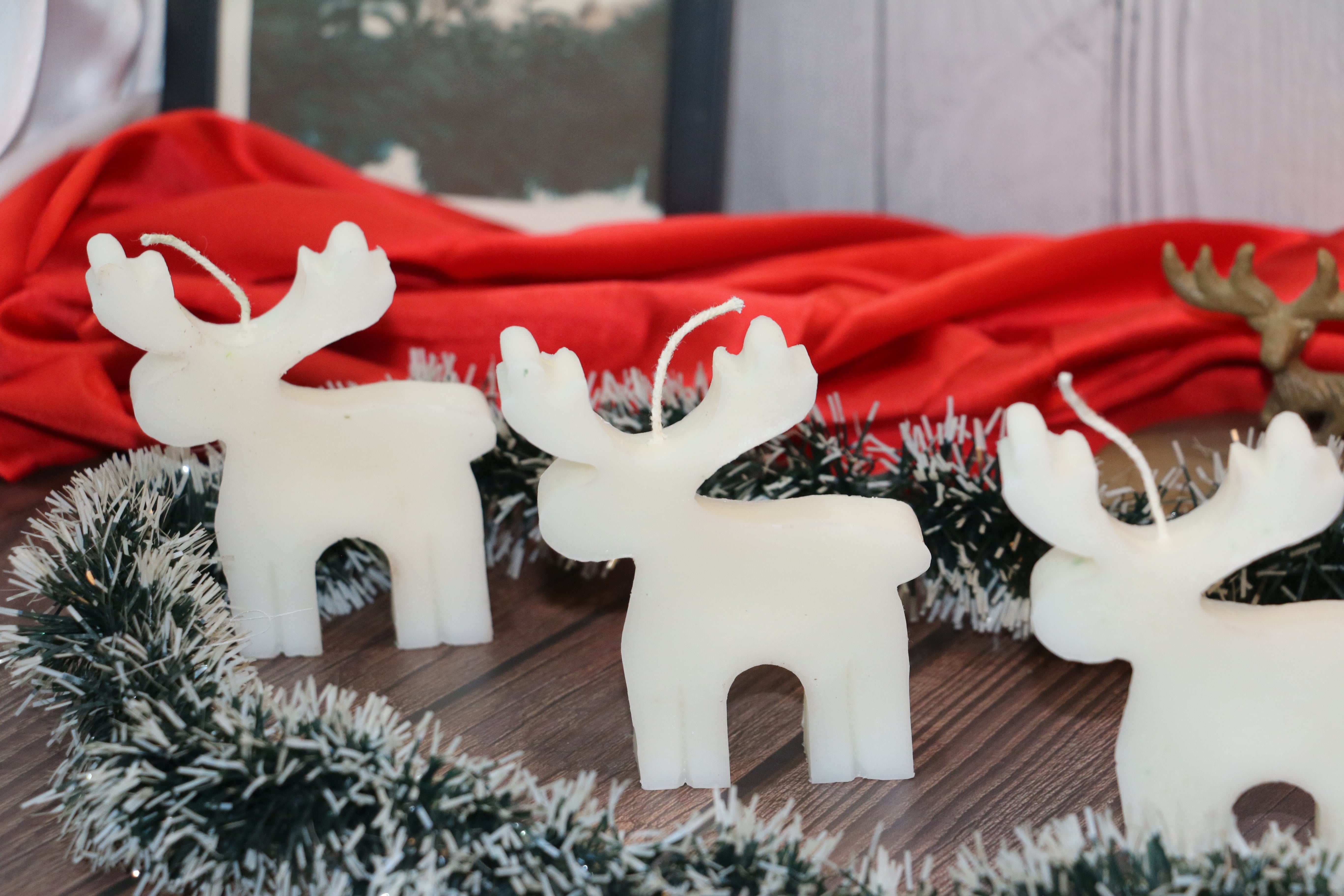 Reindeer Candle – 50g – White Elegance with Christmas Magic