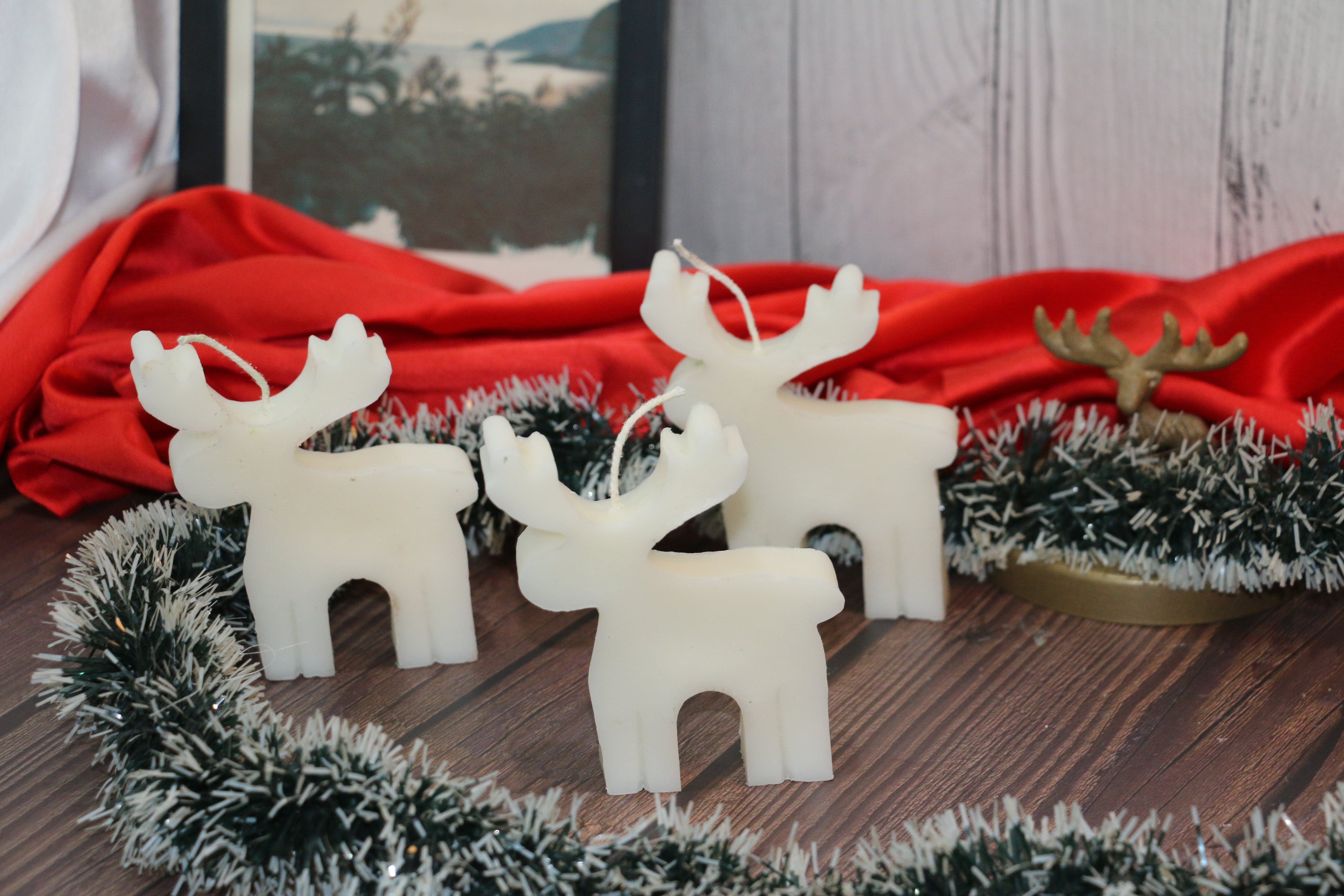 Reindeer Candle – 50g – White Elegance with Christmas Magic