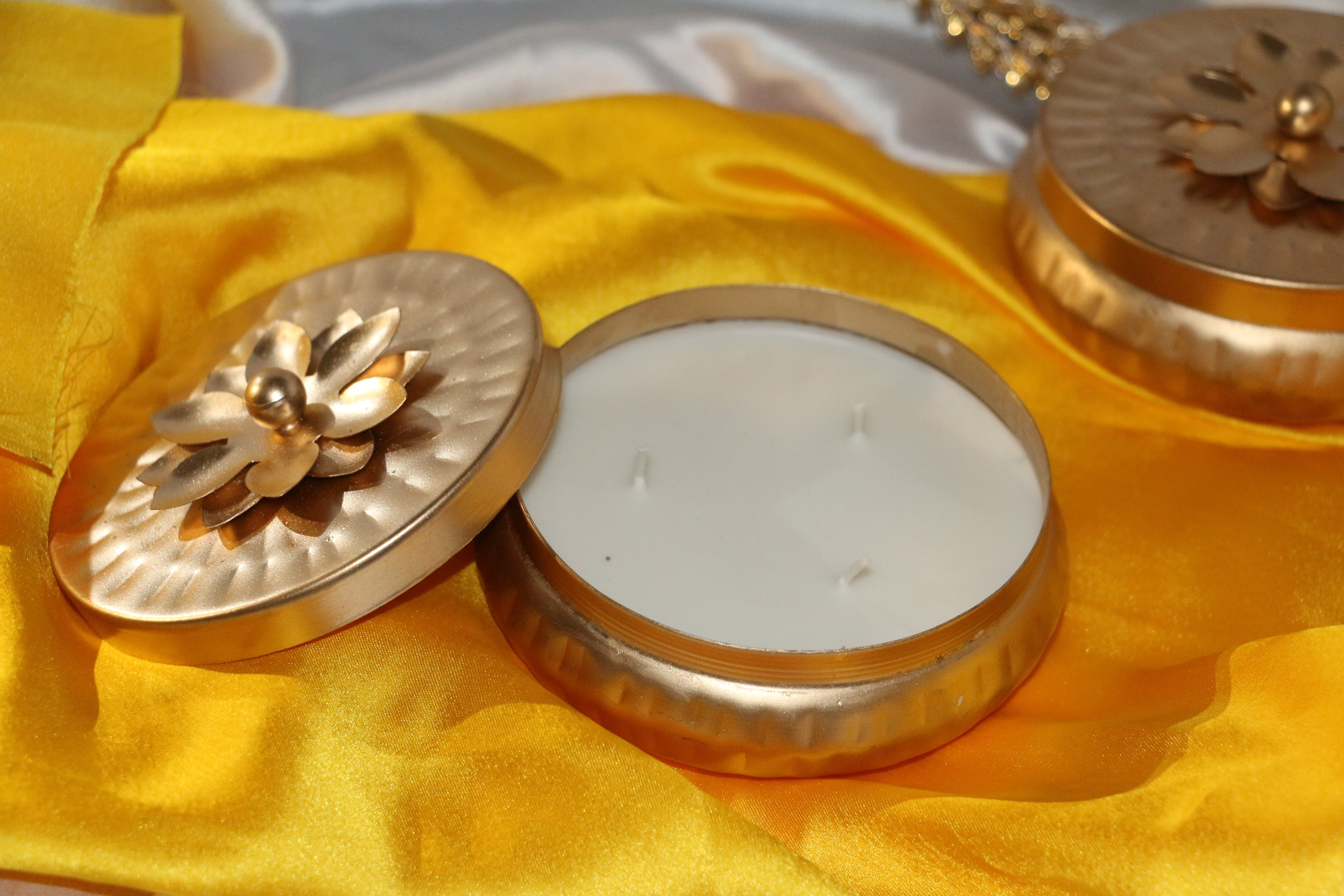 Noor Urli Candle with Decorated Lid – 130g – Premium Soy Wax – Where Tradition Meets Timeless Luxury