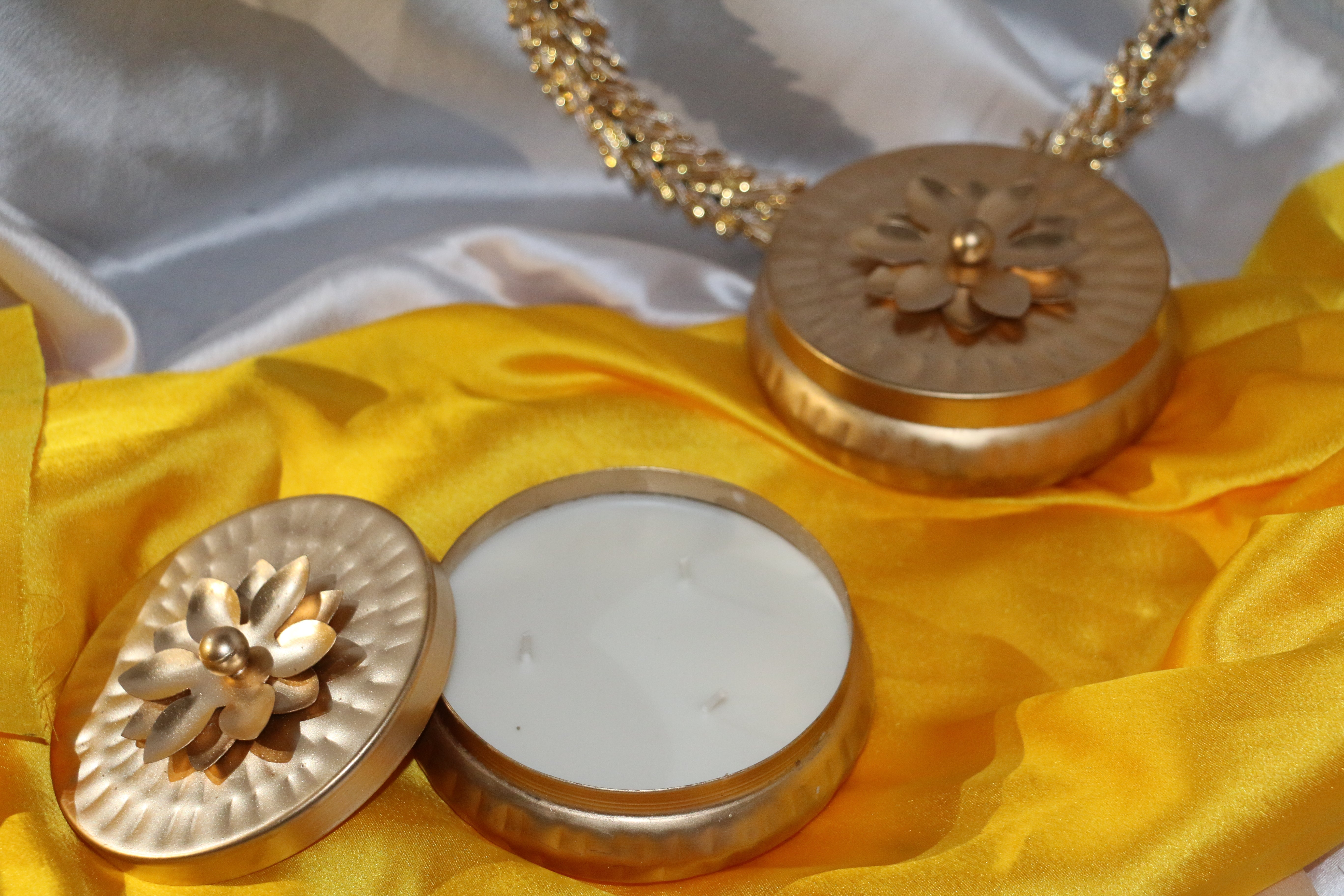 Noor Urli Candle with Decorated Lid – 130g – Premium Soy Wax – Where Tradition Meets Timeless Luxury