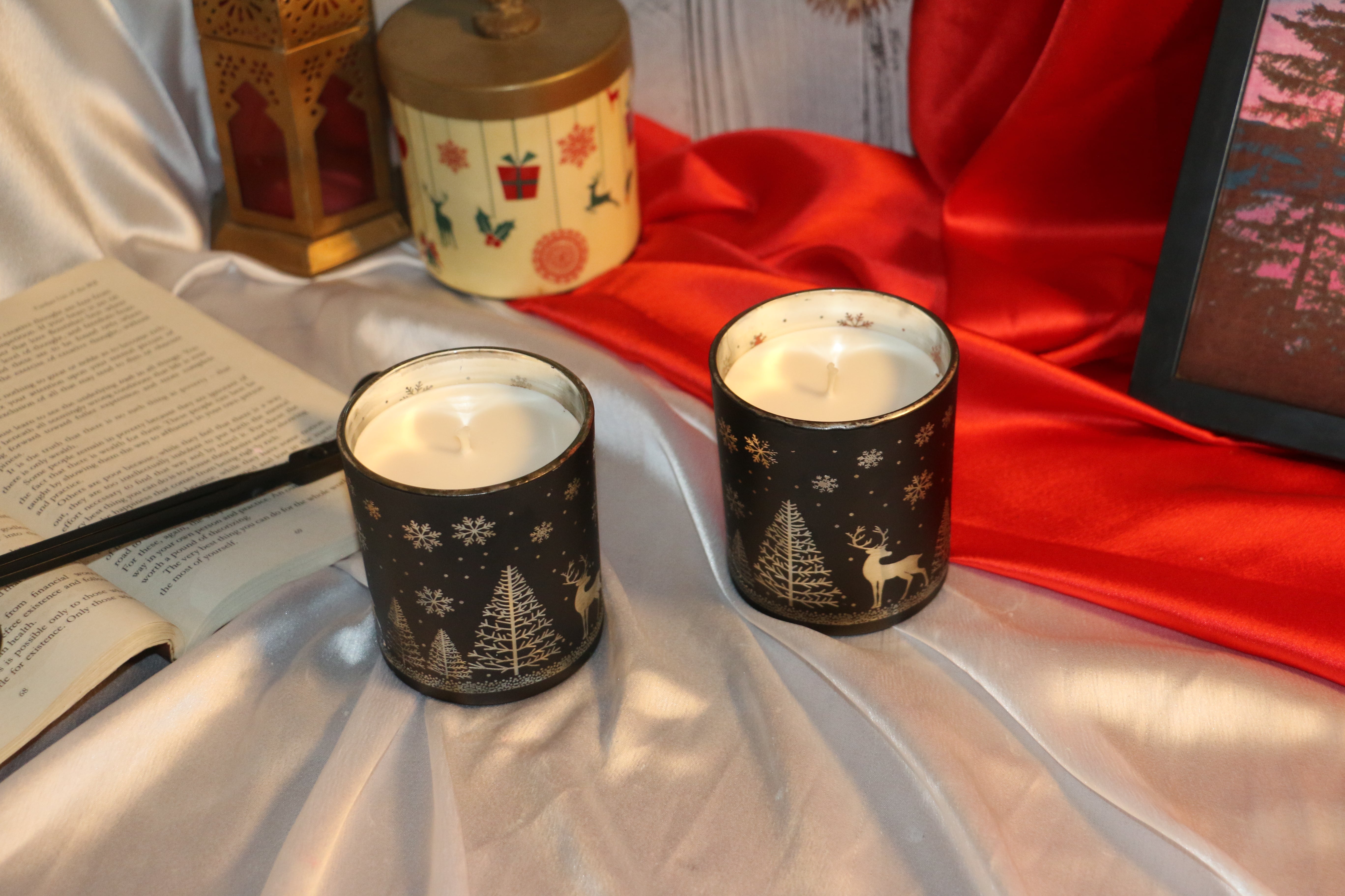 🎄 Black Mercury Glass Christmas Candle – Saffron & Rose Fragrance (180ml)