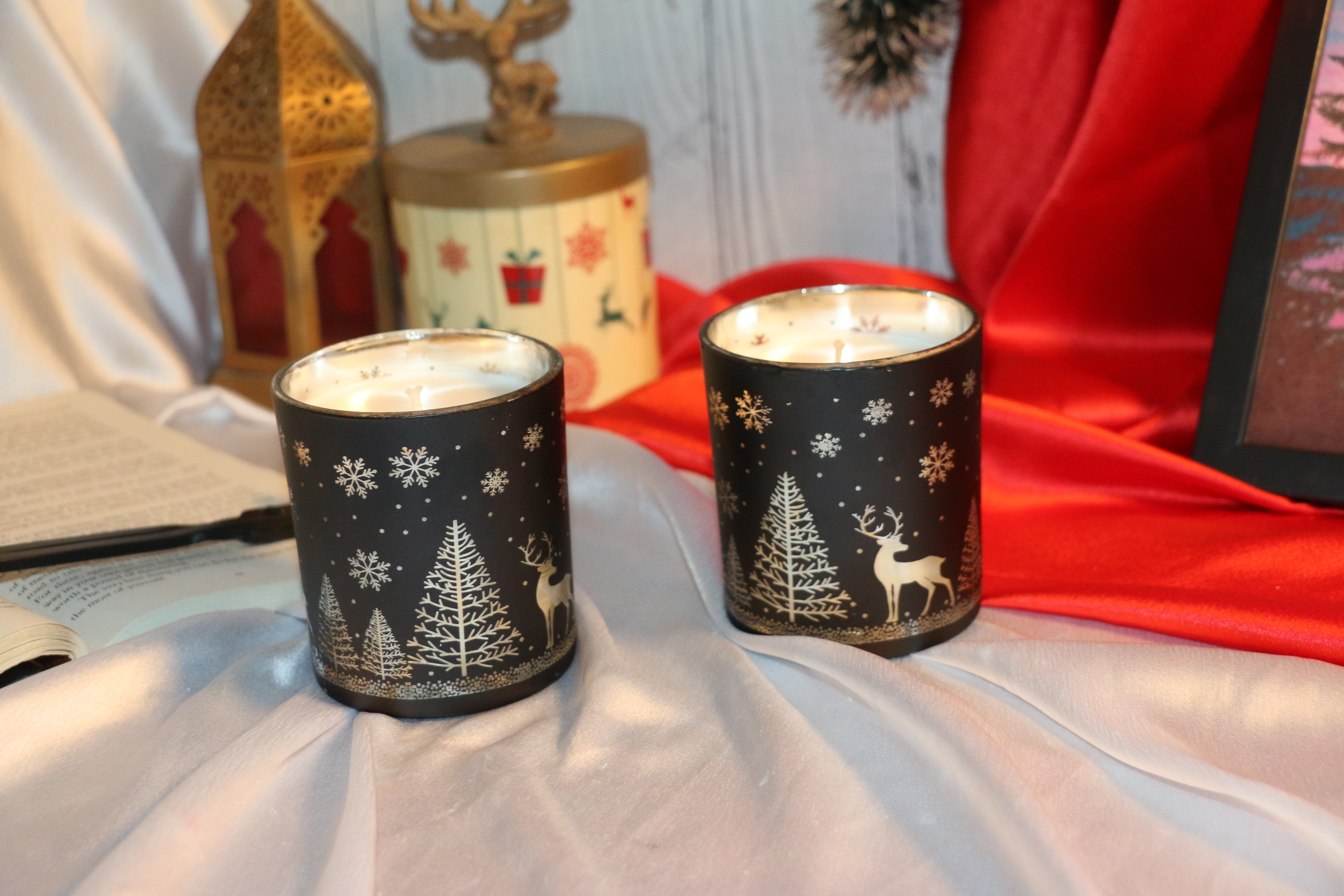 🎄 Black Mercury Glass Christmas Candle – Saffron & Rose Fragrance (180ml)