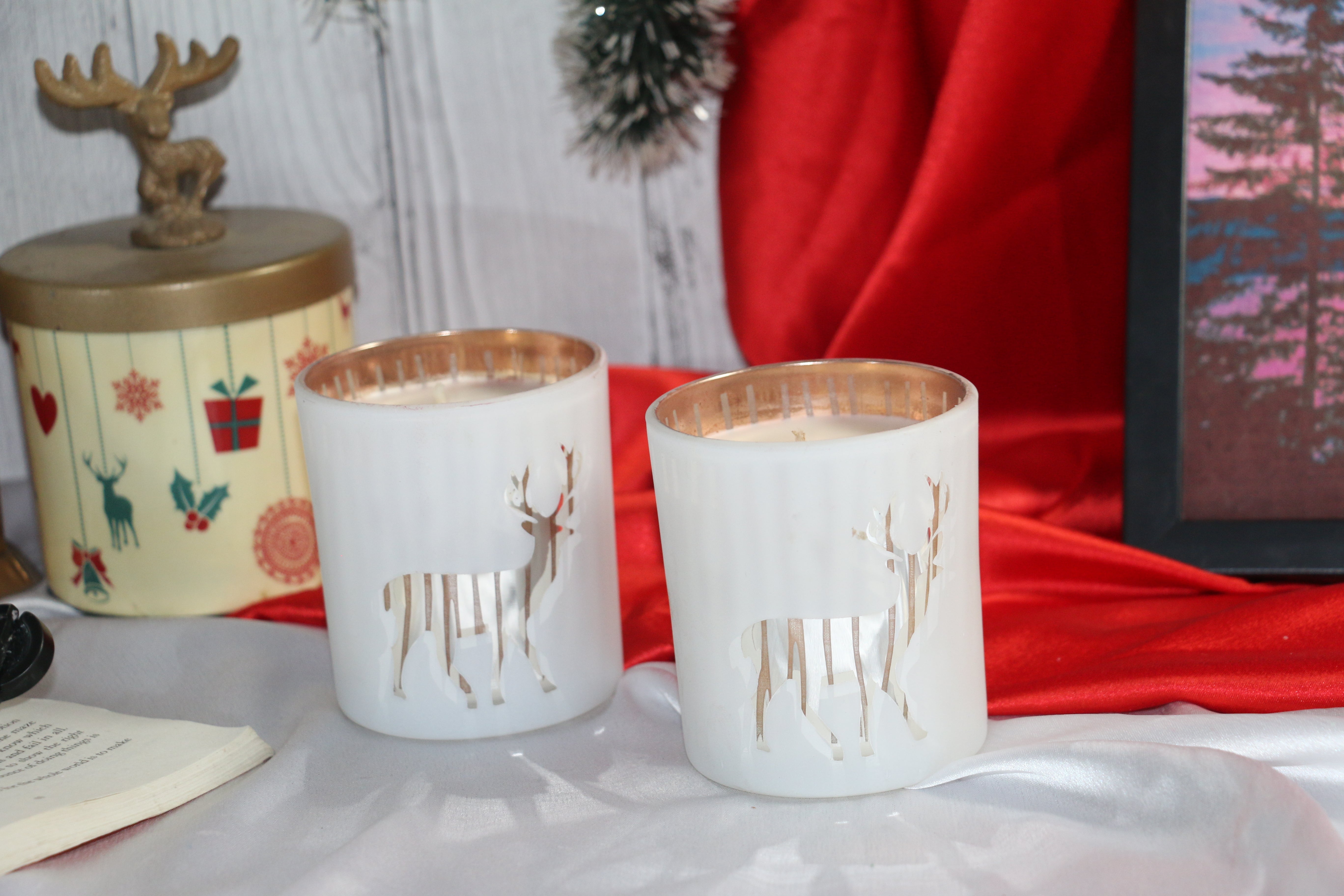 White Frosted Reindeer Candle – Vanilla & Lavender Fragrance