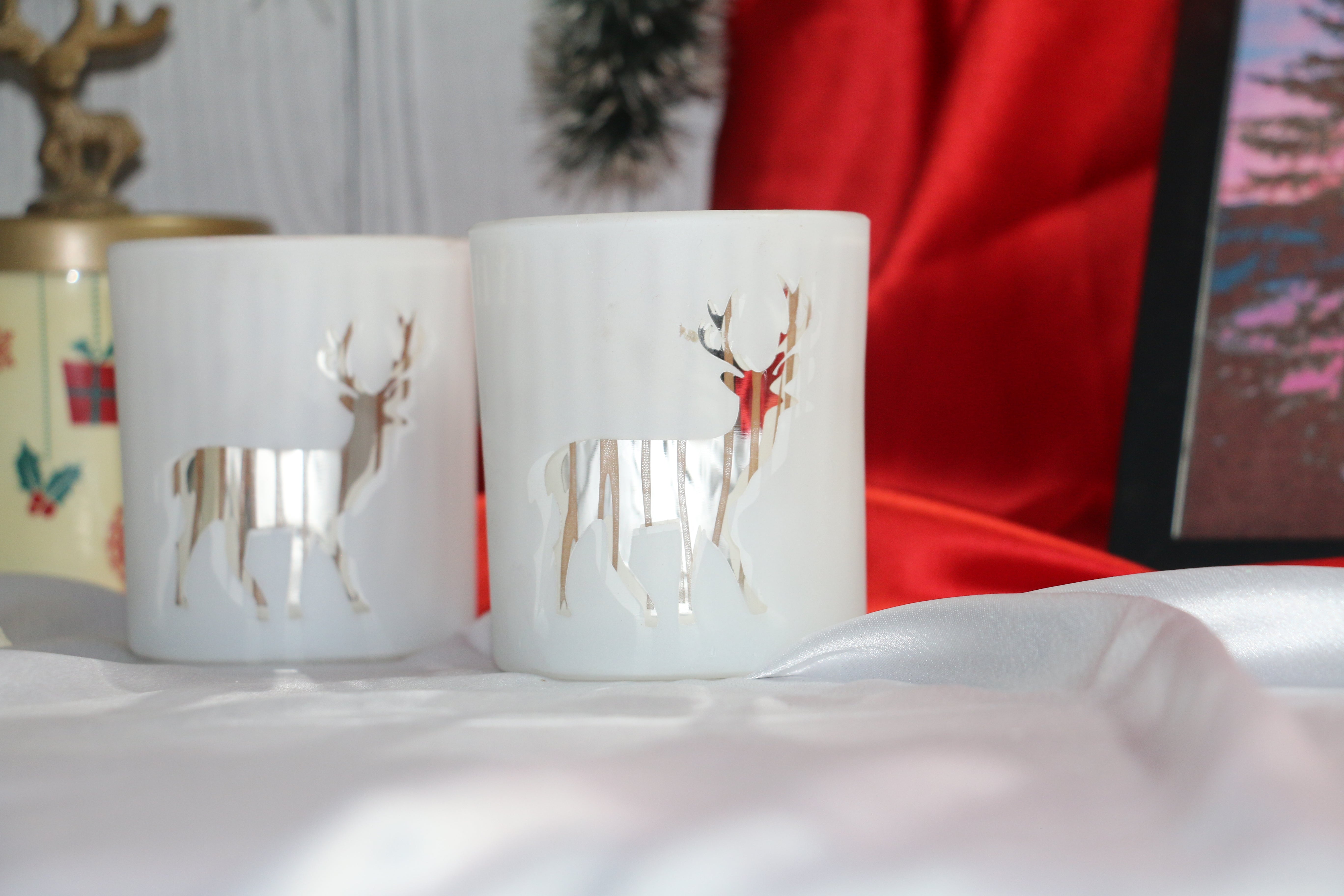 White Frosted Reindeer Candle – Vanilla & Lavender Fragrance