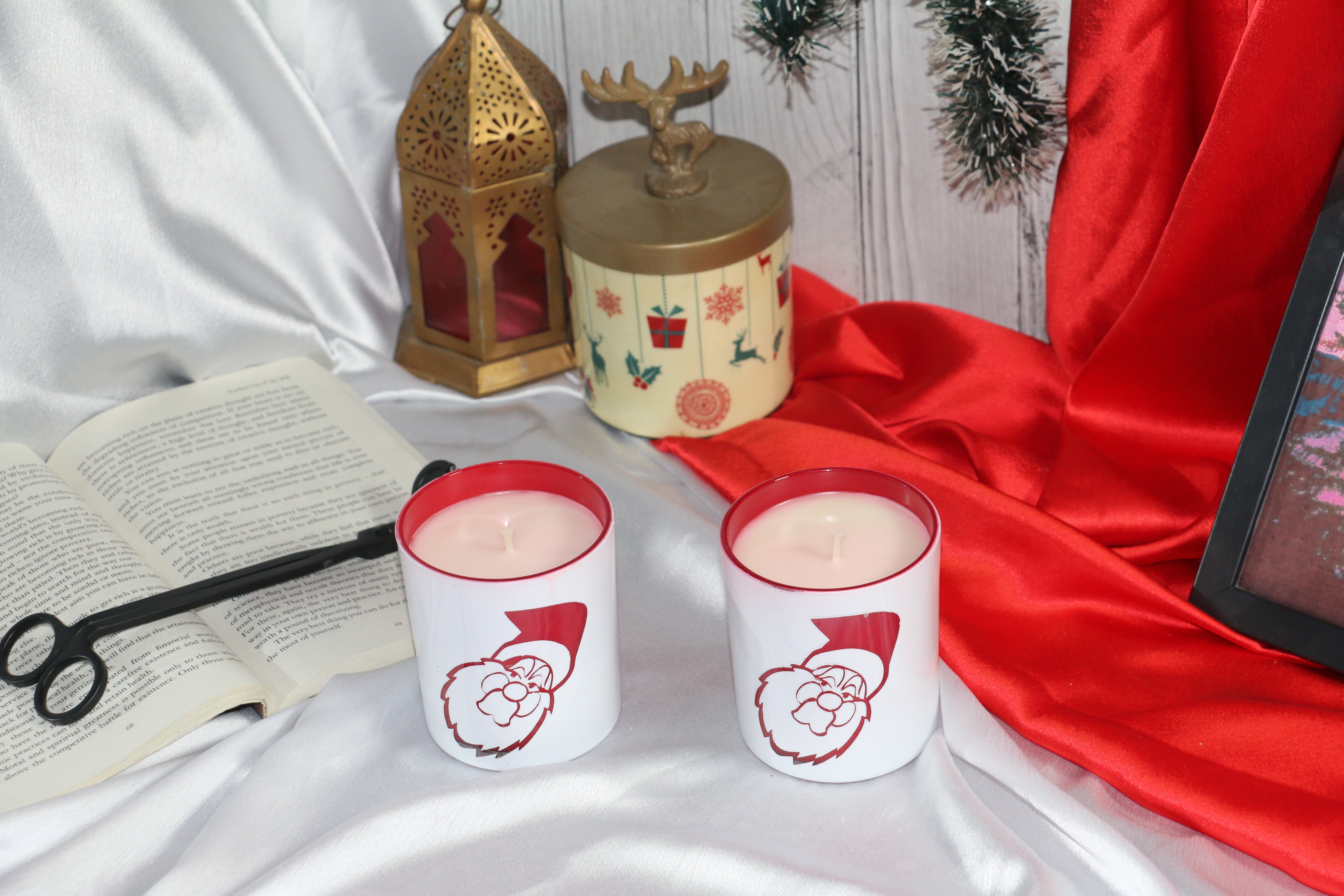 Santa Face Christmas Candle – Rose & Oud Fragrance