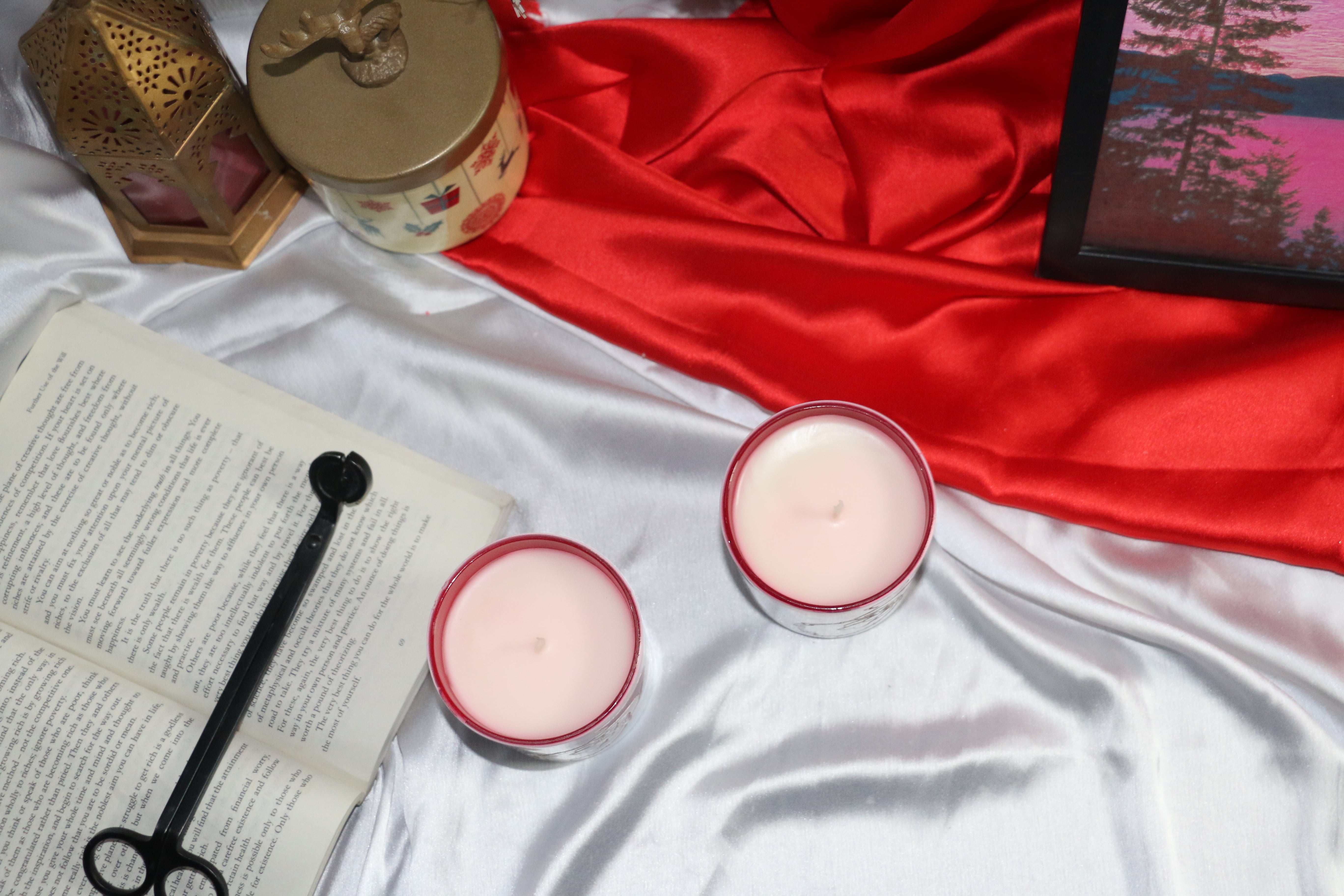 Santa Face Christmas Candle – Rose & Oud Fragrance