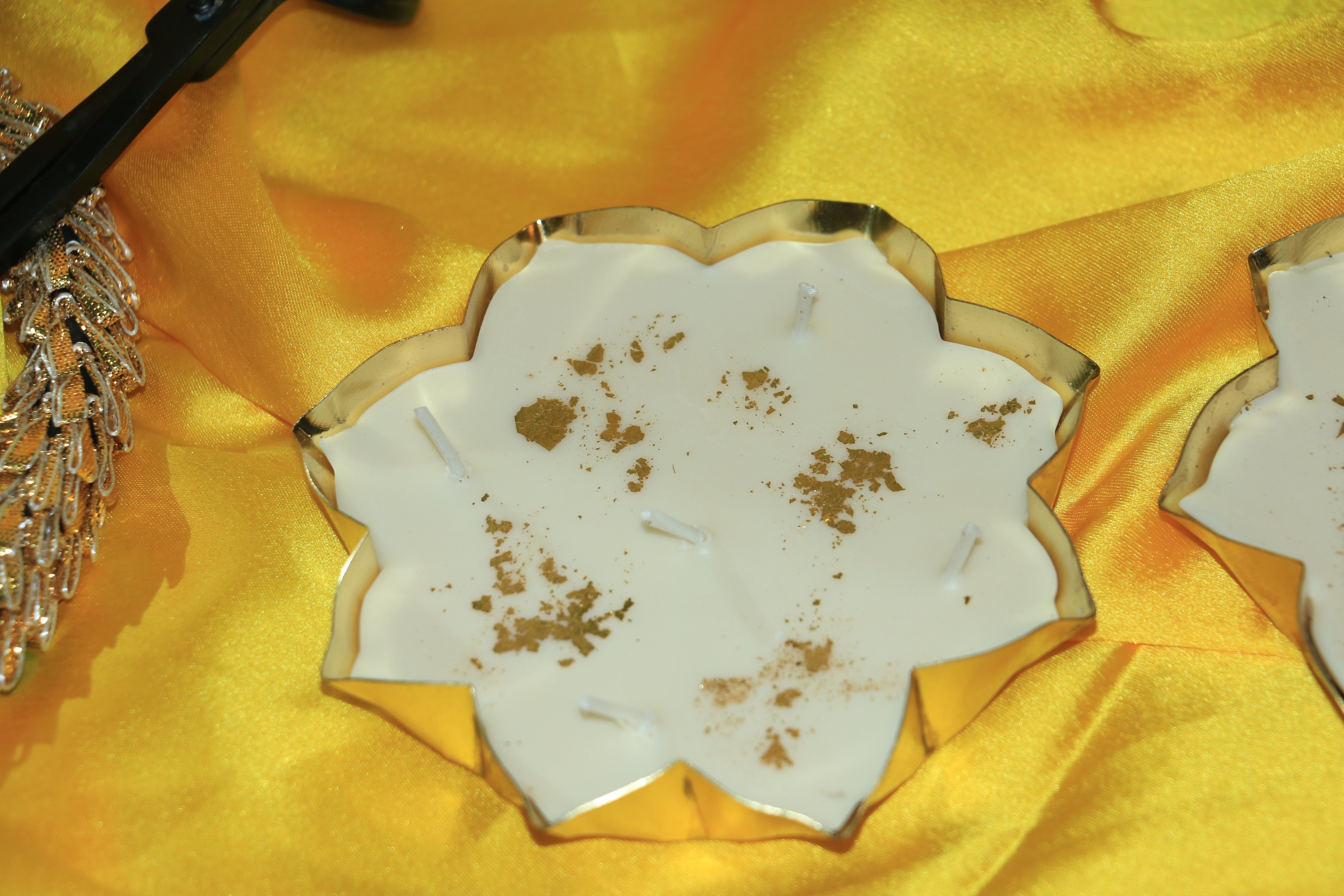 Lotus Urli Candle – Gajra Fragrance | Elegant Floral Décor & Aroma