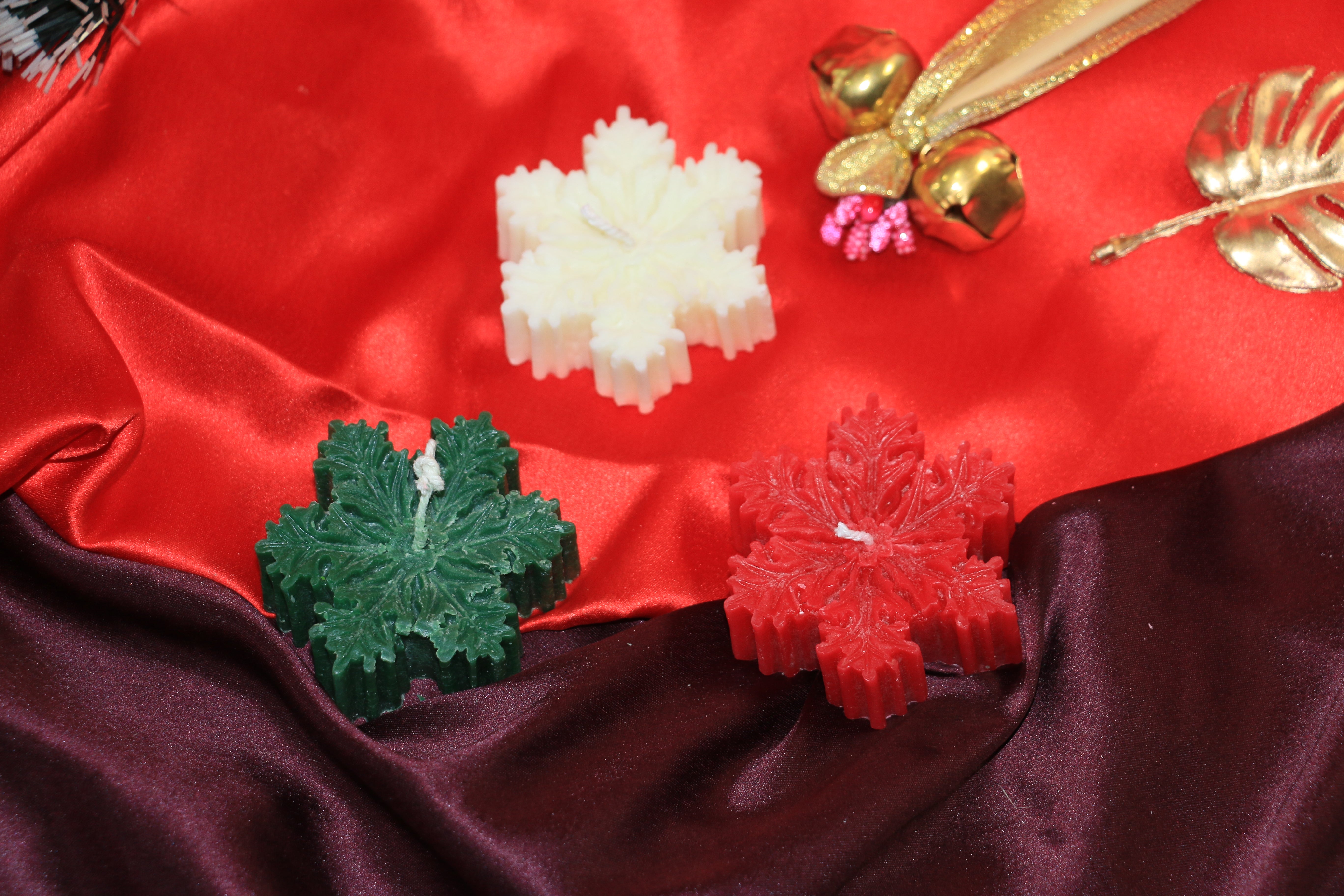 Snowflake Christmas Candle – Red | Green | White (Set of 3)