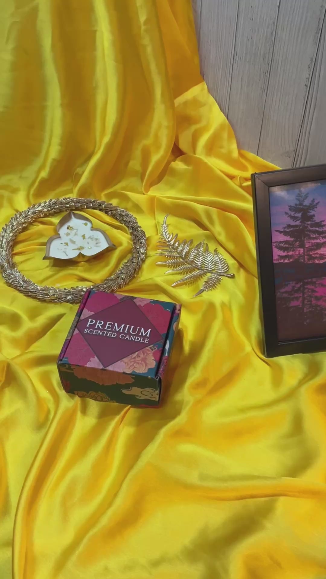 Tri-Petal Lotus Urli Candle – Rajnigadha Fragrance | Unique Gold Flakes Décor